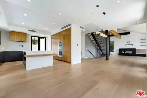3761 Glenridge Dr, Sherman Oaks, CA 91423