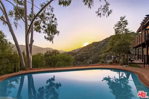 2239 Topanga Skyline Dr, Topanga, CA 90290
