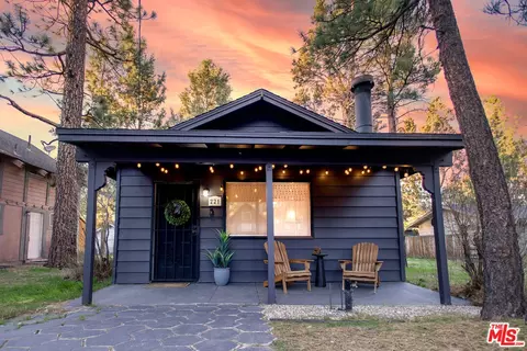 221 Angeles Blvd, Big Bear City, CA 92314