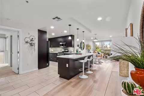 540 S Kenmore Ave #303, Los Angeles, CA 90020