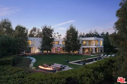 652 Chautauqua Blvd, Pacific Palisades, CA 90272