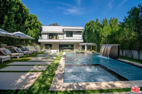 14840 Sutton St, Sherman Oaks, CA 91403