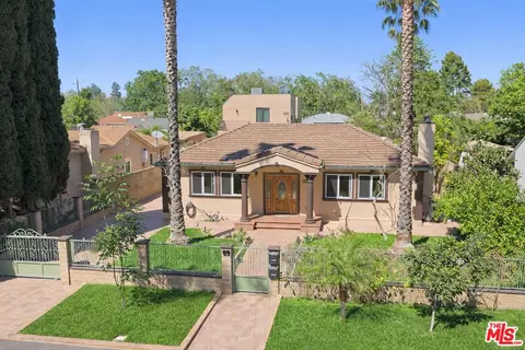 13847 Gilmore St, Van Nuys, CA 91401