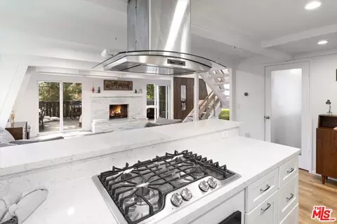 Kitchen - 24310 Altdorf Dr, Crestline, CA 92325 photo 9 of 11