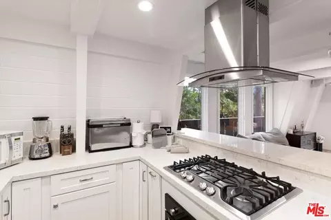 Kitchen - 24310 Altdorf Dr, Crestline, CA 92325 photo 8 of 11