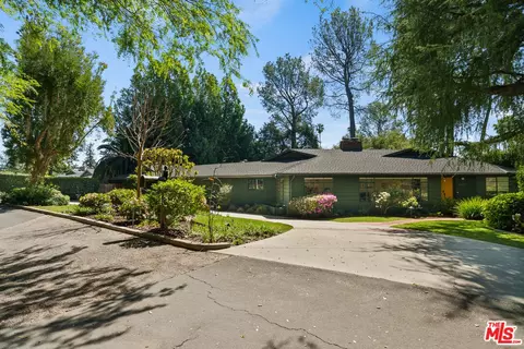 4902 Alta Canyada Rd, La Canada Flintridge, CA 91011