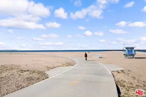 6415 Pacific Ave #C, Playa Del Rey, CA 90293