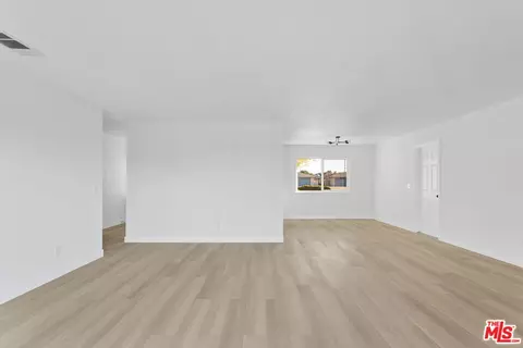 21360 Klamath Rd, Apple Valley, CA 92308 photo 6