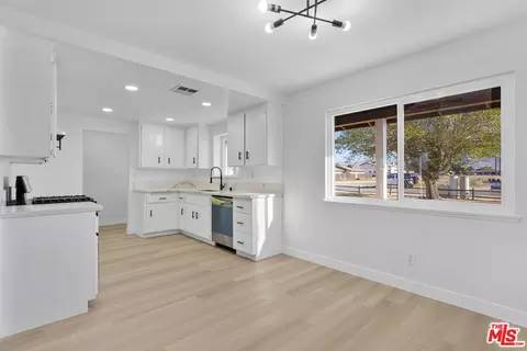 21360 Klamath Rd, Apple Valley, CA 92308 photo 10