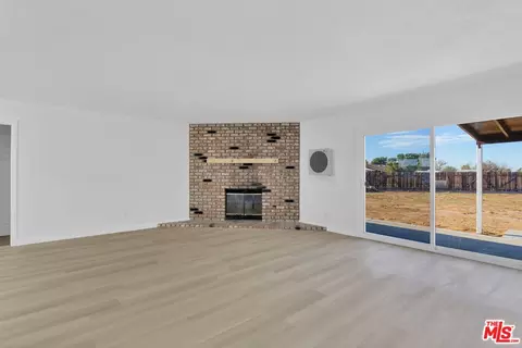 21360 Klamath Rd, Apple Valley, CA 92308 photo 5