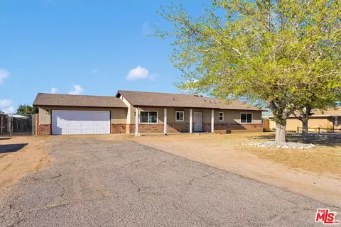 21360 Klamath Rd, Apple Valley, CA 92308 photo 2