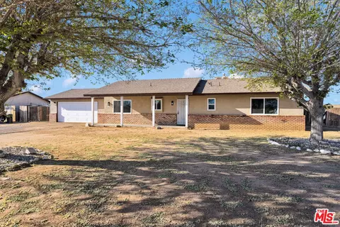 21360 Klamath Rd, Apple Valley, CA 92308