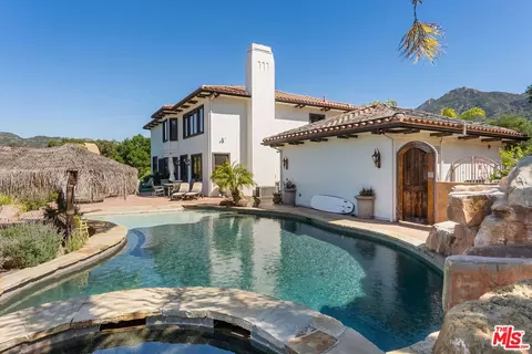 435 Woodbluff Rd, Calabasas, CA 91302