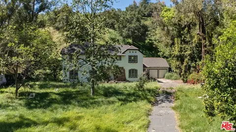 2221 Benedict Canyon Dr, Beverly Hills, CA 90210