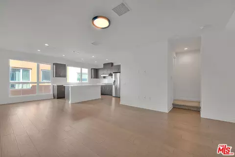 1144 W Alma Ln, Los Angeles, CA 90038