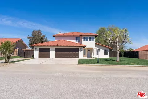 17590 El Cajon Dr, Hesperia, CA 92345