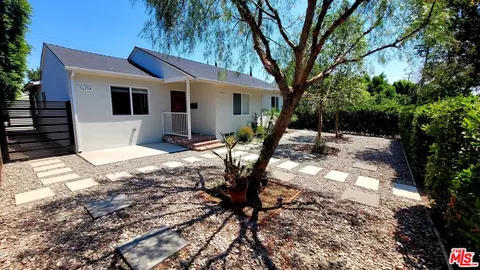 17629 Burbank Blvd, Encino, CA 91316