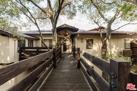 1273 Fernwood Pacific Dr, Topanga, CA 90290