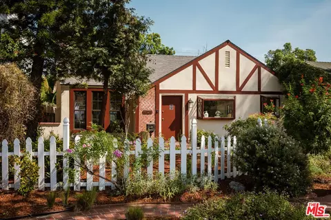 4928 Willowcrest Ave, North Hollywood, CA 91601