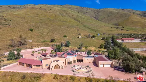 35931 Via Famero Dr, Acton, CA 93510