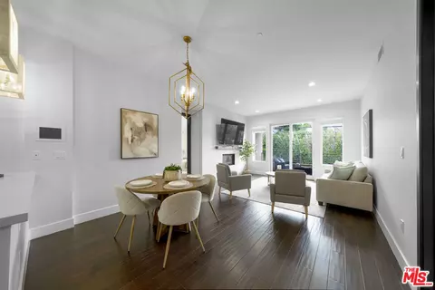1318 Roxbury Dr #219, Los Angeles, CA 90035