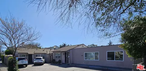 6141 Hazeltine Ave, Van Nuys, CA 91401