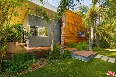 911 Venezia Ave, Venice, CA 90291
