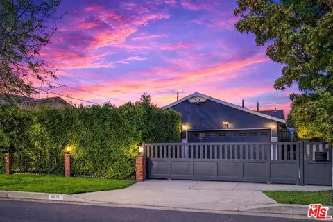 6821 Babcock Ave, North Hollywood, CA 91605