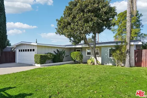 17845 Stagg St, Reseda, CA 91335