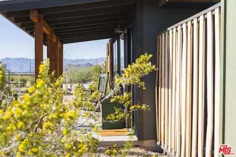 1304 Mile Square Rd, Joshua Tree, CA 92252 photo 2