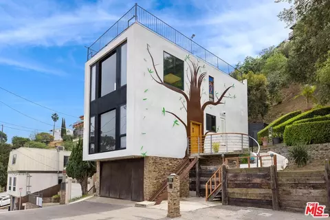 7210 Sunnydip Trl, Los Angeles, CA 90068