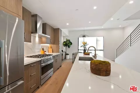 3803 S Verona Ct, Los Angeles, CA 90066