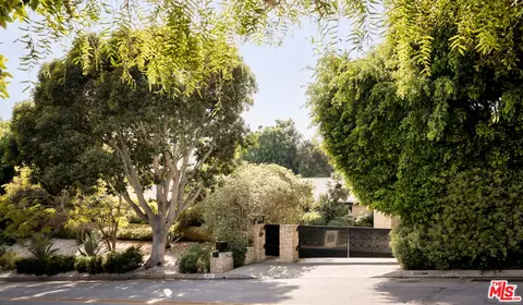 1011 N Hillcrest Rd, Beverly Hills, CA 90210