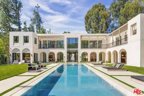 9951 Liebe Dr, Beverly Hills, CA 90210