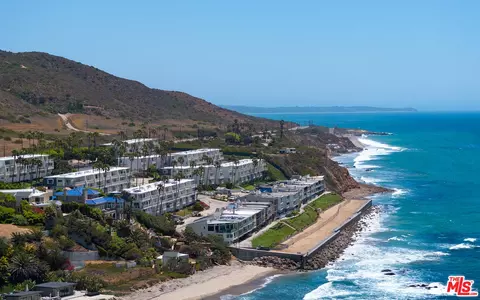 11964 Whalers Ln, Malibu, CA 90265