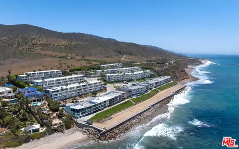 11964 Whalers Ln, Malibu, CA 90265
