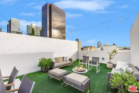 11723 Goshen Ave #302, Los Angeles, CA 90049