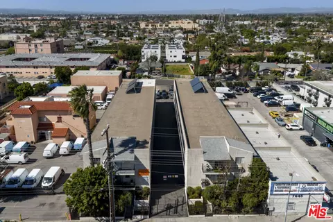 7635 Lankershim Blvd, North Hollywood, CA 91605