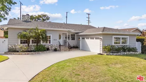 6131 Lockhurst Dr, Woodland Hills, CA 91367