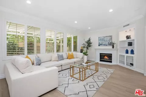 Living - 17 Mount Vernon, Irvine, CA 92620 photo 4 of 5