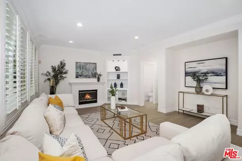 Living - 17 Mount Vernon, Irvine, CA 92620 photo 3 of 5