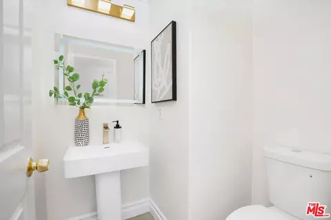 Bath - 17 Mount Vernon, Irvine, CA 92620 photo 1 of 3