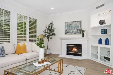 Living - 17 Mount Vernon, Irvine, CA 92620 photo 5 of 5