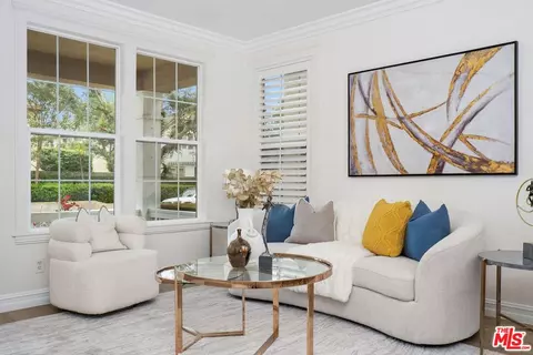 Living - 17 Mount Vernon, Irvine, CA 92620 photo 2 of 5