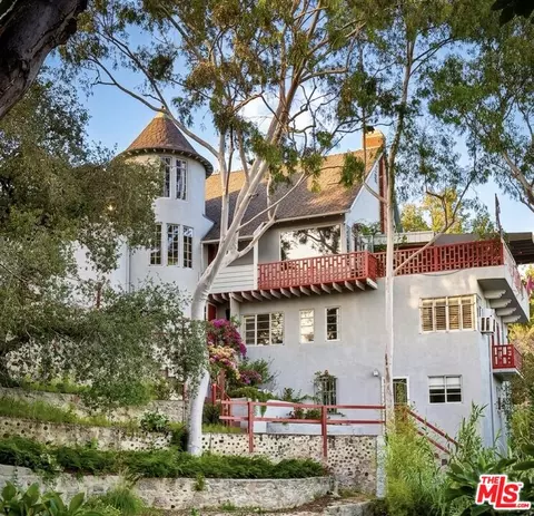 2882 Belden Dr, Los Angeles, CA 90068