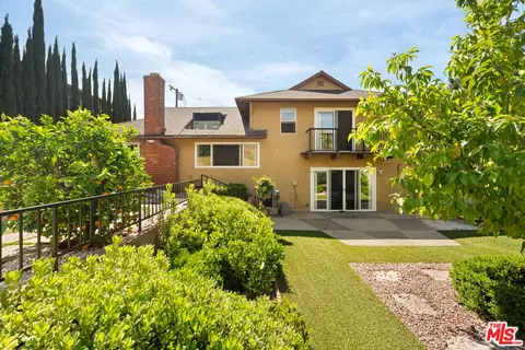 4767 Round Top Dr, Los Angeles, CA 90065