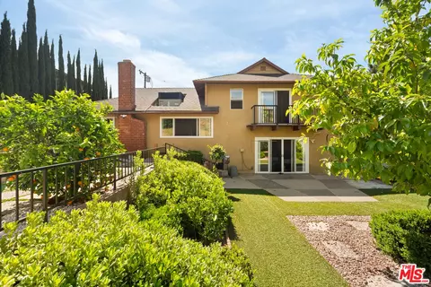 4767 Round Top Dr, Los Angeles, CA 90065