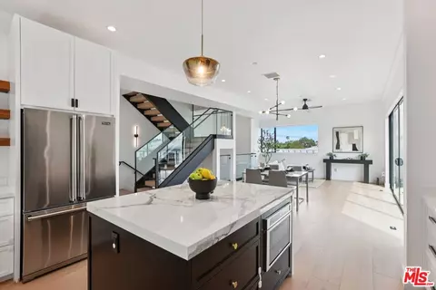 3223 Rowena Ave, Los Angeles, CA 90027