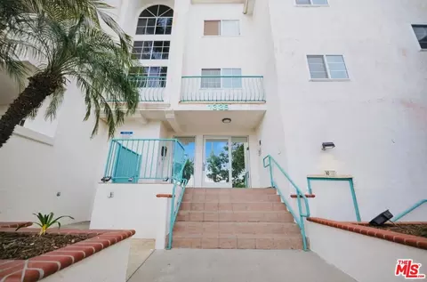 1335 Newport Ave #202, Long Beach, CA 90804