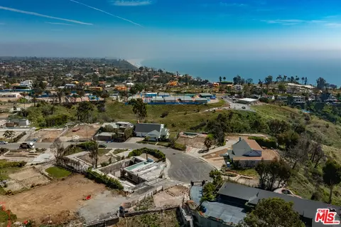 16943 Dulce Ynez Ln, Pacific Palisades, CA 90272